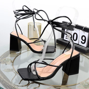 Римские босоножки с перекрестными ремешками; коллекция 2023 года; летние босоножки на толстом каблуке с клипсой; босоножки на высоком каблуке со шнуровкой; модная женская обувь для банкетов больших размеров