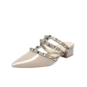 Сандалии-гладиаторы Лето 2023, ремешок на щиколотке, белый для женской обуви, вечерние брендовые тапочки на низком каблуке с заклепками, дизайнерские пикантные женские